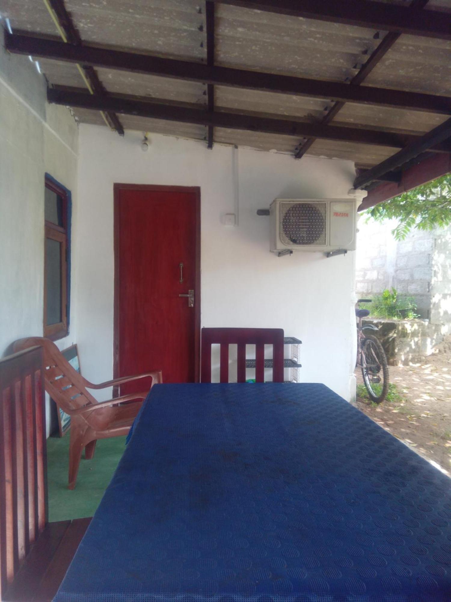 Meera Homestay & Guest House Анурадхапура Экстерьер фото