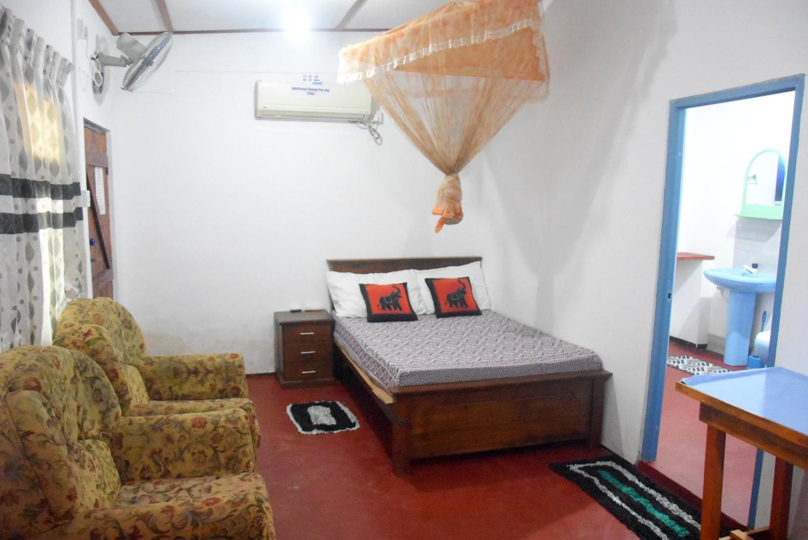 Meera Homestay & Guest House Анурадхапура Экстерьер фото